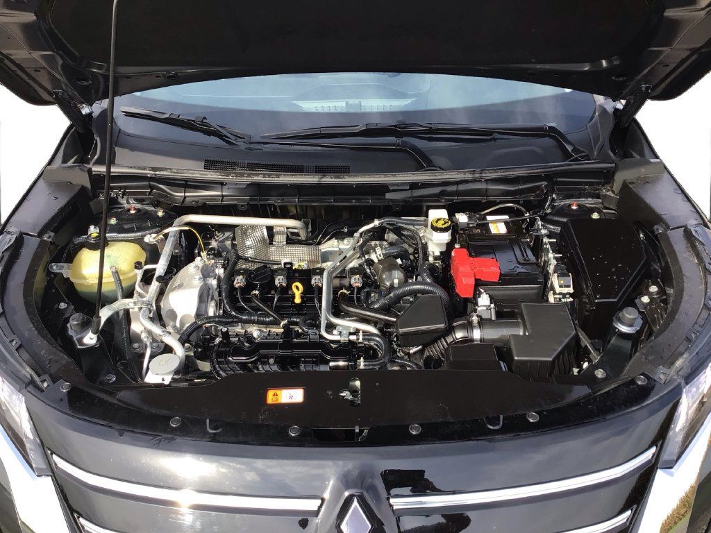 Used 2025 Mitsubishi Outlander AWD image 11