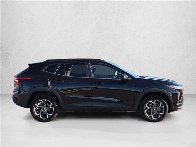 Used 2026 Chevrolet Trax LT FWD image 4