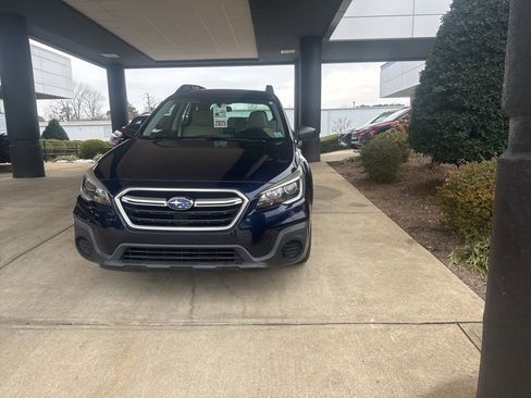 Used 2018 Subaru Outback 2.5i image 1