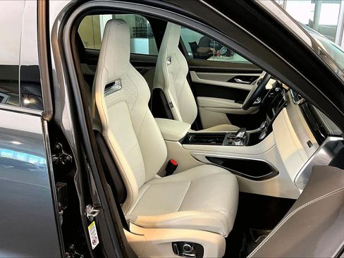 Used 2025 Jaguar F-PACE R-Dynamic S image 9