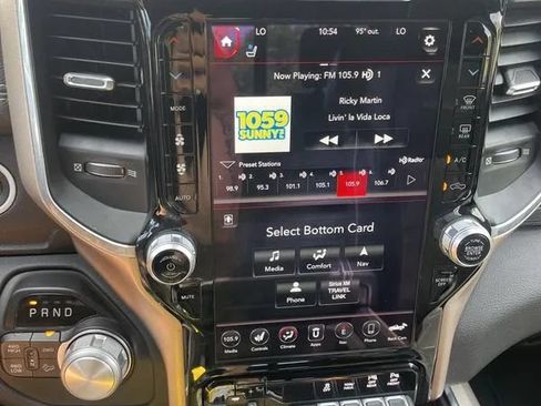 Used 2019 RAM 2500 Laramie w/ Night Edition AWD/4WD image 24