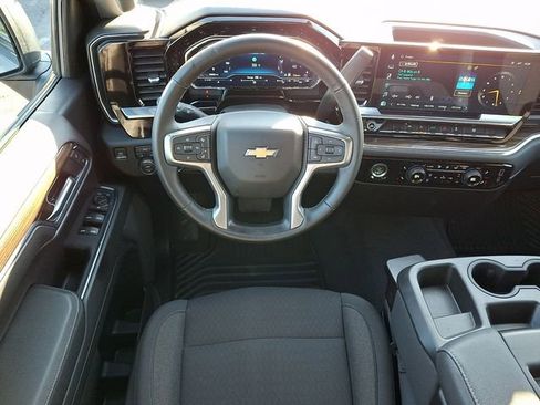 Used 2023 Chevrolet Silverado 1500 LT image 12