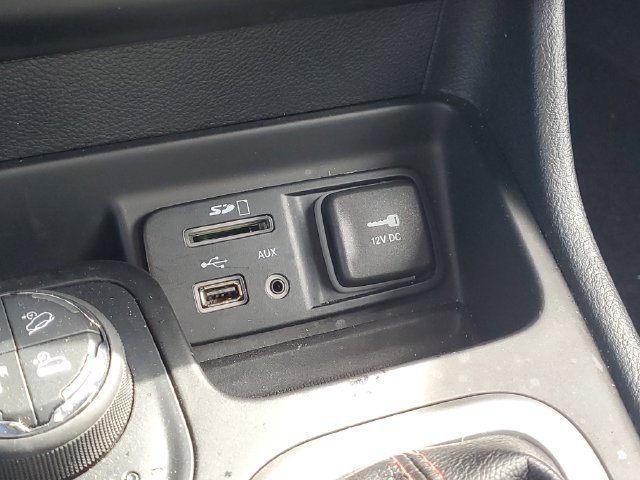 Used 2016 Jeep Cherokee Trailhawk w/ Cold Weather Group AWD/4WD image 25