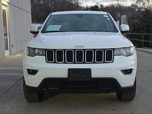 Used 2022 Jeep Grand Cherokee Laredo E image 2