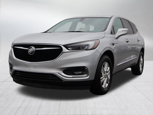 Used 2020 Buick Enclave Essence image 3