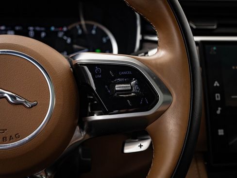 Used 2023 Jaguar F-PACE S image 30