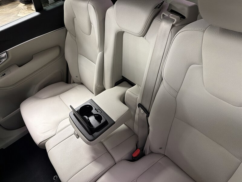 Used 2020 Volvo XC90 T5 Momentum AWD/4WD image 52