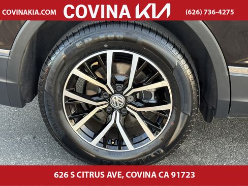 Used 2021 Volkswagen Tiguan SE w/ Panoramic Sunroof Package image 10