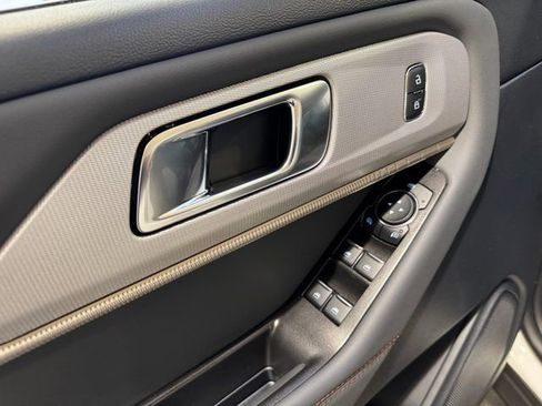 New 2025 Ford Explorer Active image 11