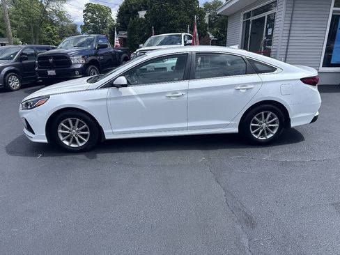 Used 2019 Hyundai Sonata SE w/ Winter Weather Package FWD image 7