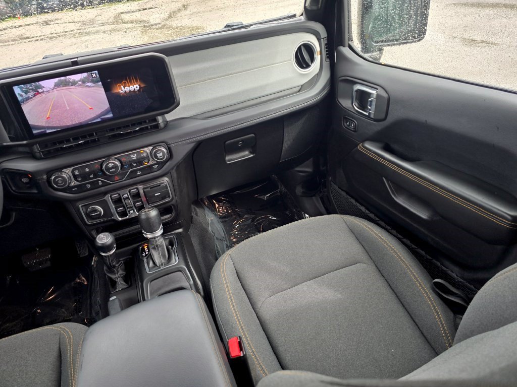 Used 2026 Jeep Wrangler Unlimited Sahara AWD/4WD image 33