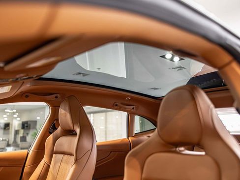 New 2026 Aston Martin DBX 707 image 20