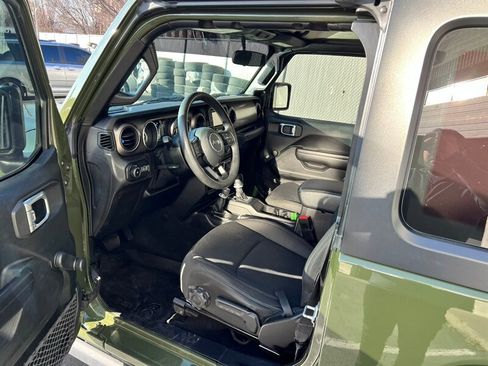 Used 2020 Jeep Wrangler Sport image 18