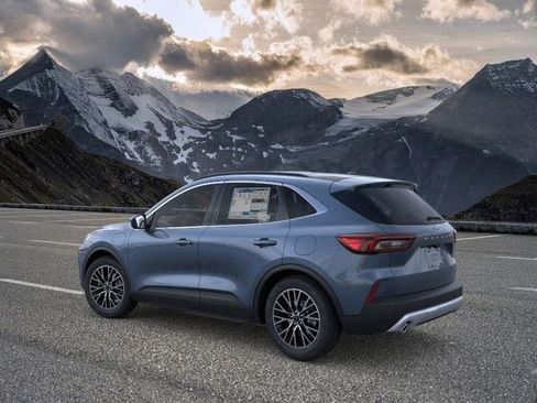 New 2026 Ford Escape SE w/ PHEV Premium Package FWD image 4