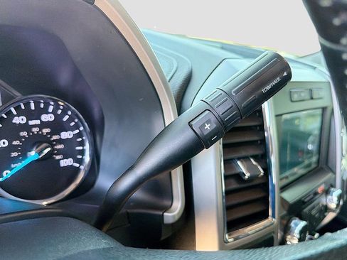 Used 2018 Ford F250 Lariat w/ Chrome Package image 26