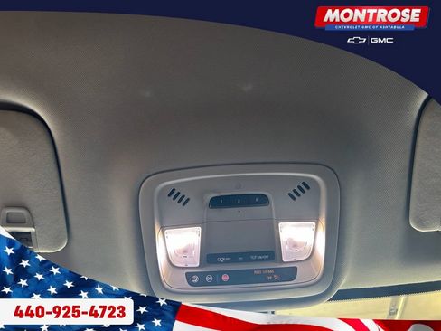 Used 2021 Chevrolet Traverse LT AWD/4WD image 18