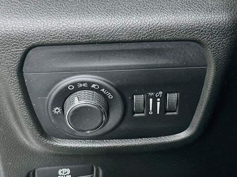 Certified 2022 Jeep Grand Cherokee L Laredo w/ Luxury Tech Group I AWD/4WD image 17