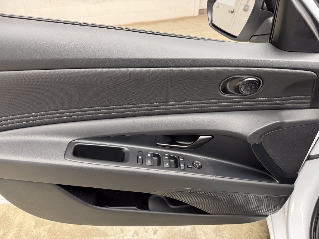 Used 2026 Hyundai Elantra Sport FWD image 10