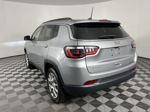 Used 2022 Jeep Compass Latitude AWD/4WD image 6