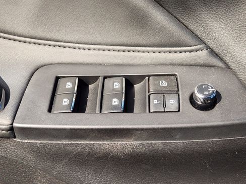 Used 2019 Toyota Avalon XLE image 28