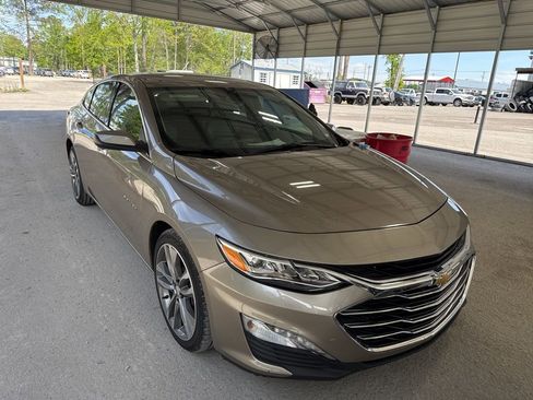 Used 2024 Chevrolet Malibu LT image 2