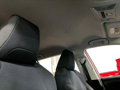 Used 2021 Toyota RAV4 LE image 14