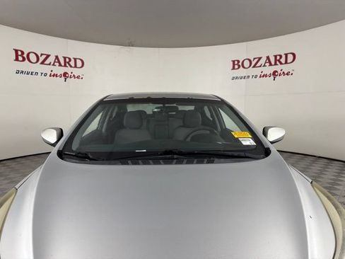 Used 2016 Hyundai Elantra SE FWD image 2