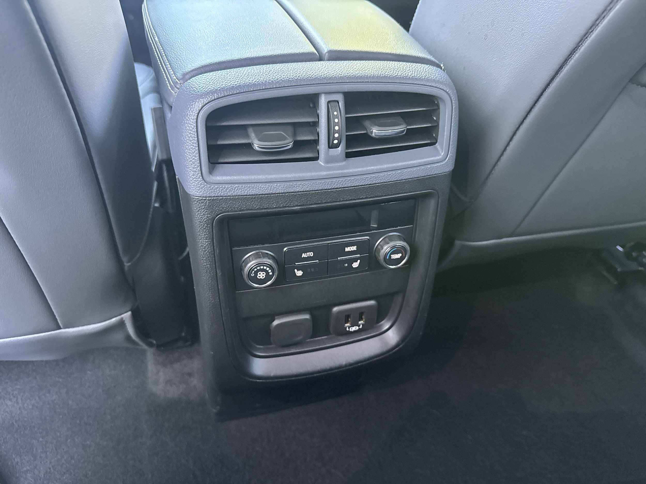 Used 2020 Buick Envision Essence AWD/4WD image 17