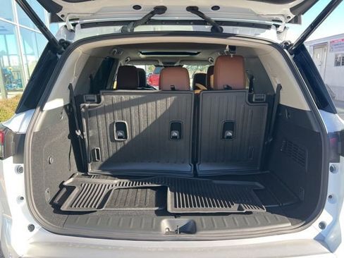 Used 2025 Nissan Pathfinder Platinum image 36