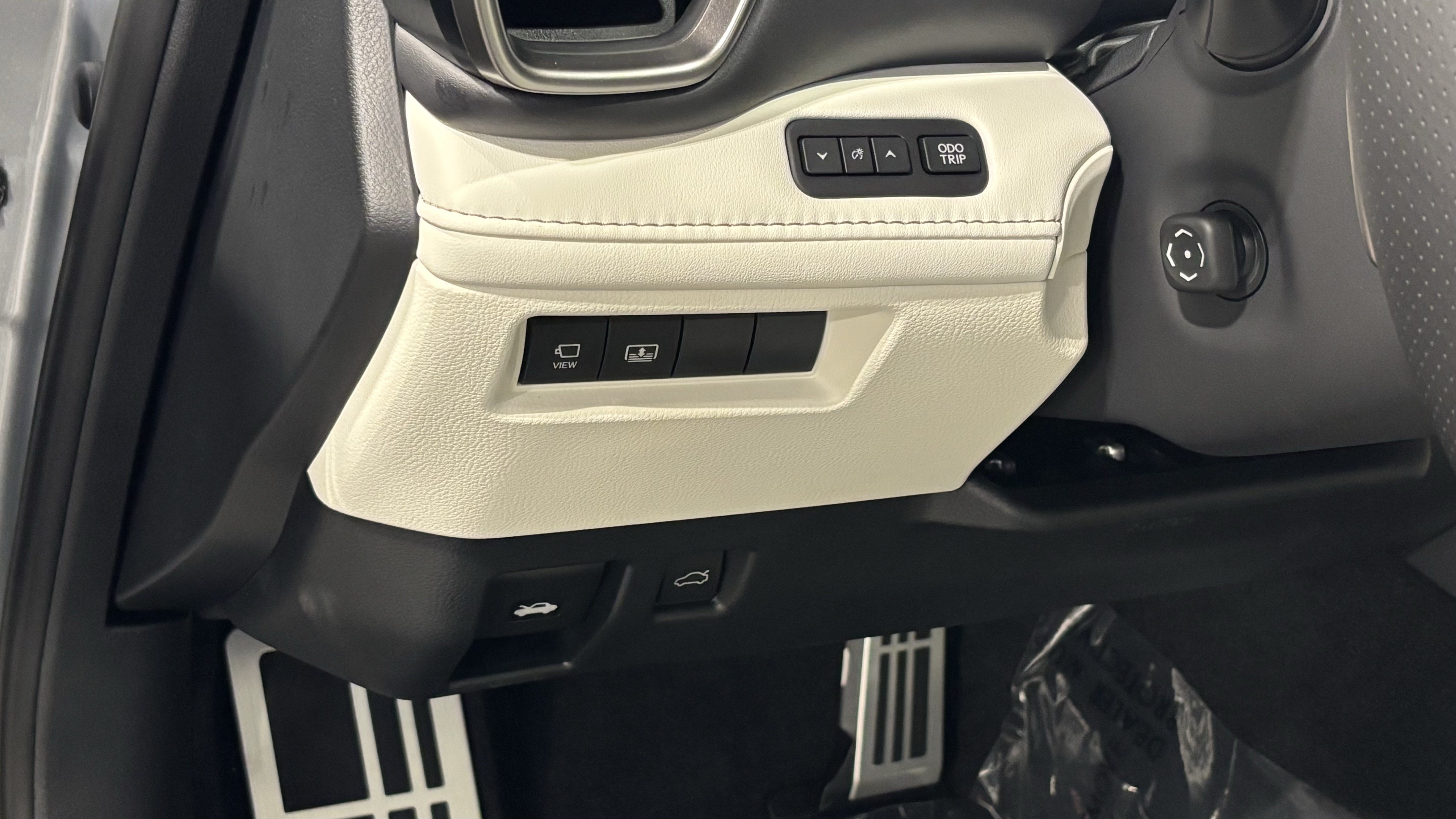 New 2026 Lexus IS 350 F Sport w/ Technology Package RWD image 16