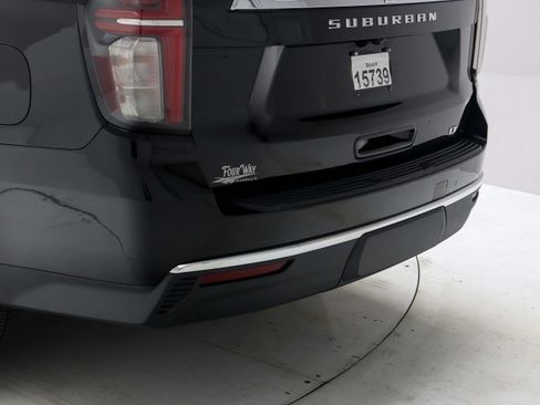 Used 2021 Chevrolet Suburban LT AWD/4WD image 10
