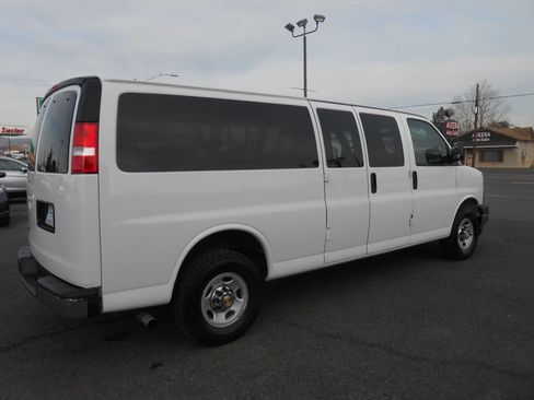 Used 2017 Chevrolet Express 3500 LT w/ LT Preferred Equipment Group image 10