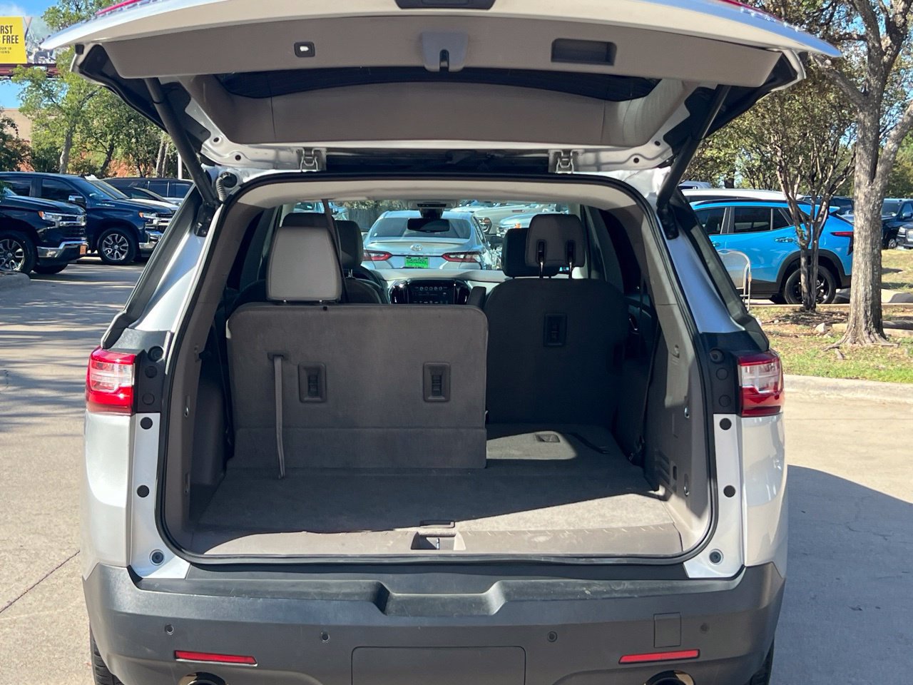 Used 2018 Chevrolet Traverse LT FWD image 22