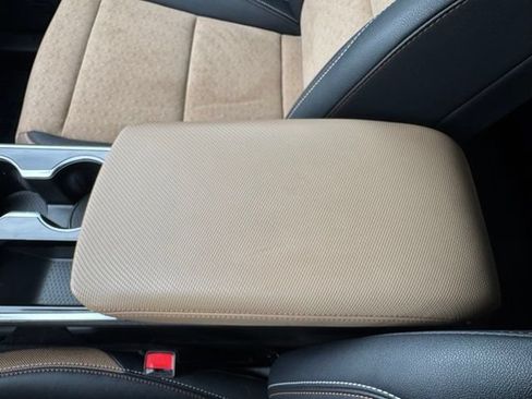 Used 2025 Chevrolet Equinox ACTIV AWD/4WD image 21