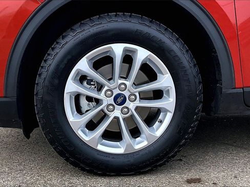 Used 2020 Ford Escape SE image 12