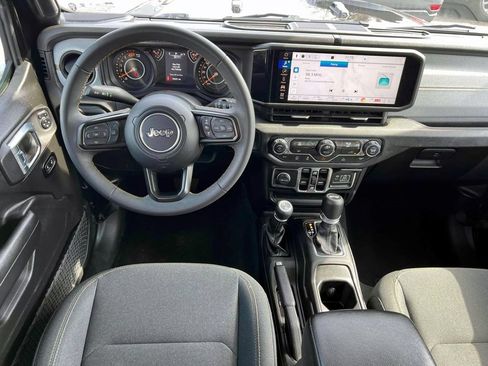 Used 2024 Jeep Wrangler Unlimited Sport AWD/4WD image 15