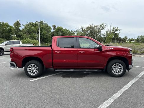 Used 2021 Chevrolet Silverado 1500 LT AWD/4WD image 2