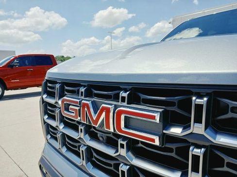 New 2026 GMC Canyon AT4 w/ Technology Plus Package AWD/4WD image 34