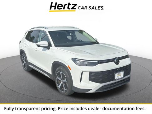 Used 2026 Volkswagen Tiguan SE FWD image 1