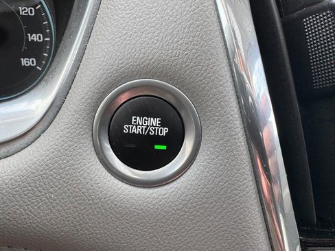 Used 2020 Chevrolet Traverse Premier image 25