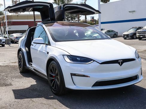 Used 2023 Tesla Model X Plaid image 30
