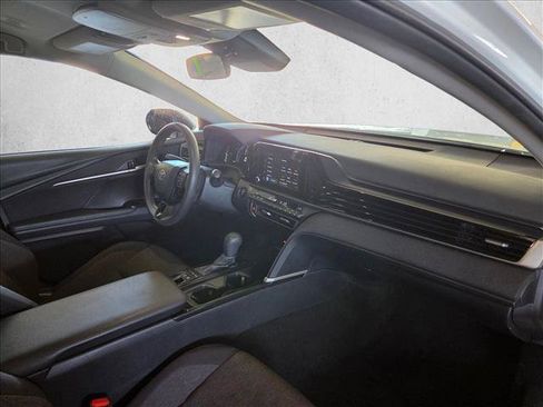 Used 2025 Toyota Camry LE FWD image 19