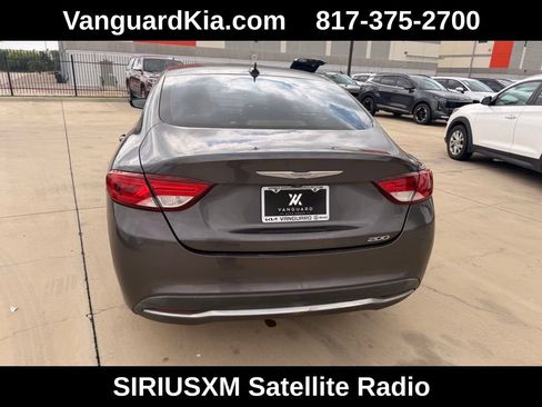 Used 2015 Chrysler 200 Limited w/ Convenience Group FWD image 3