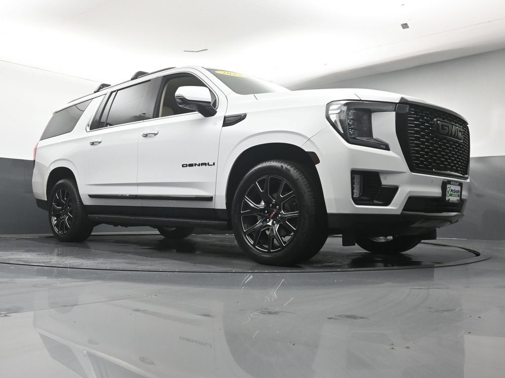 Used 2023 GMC Yukon XL Denali AWD/4WD image 26