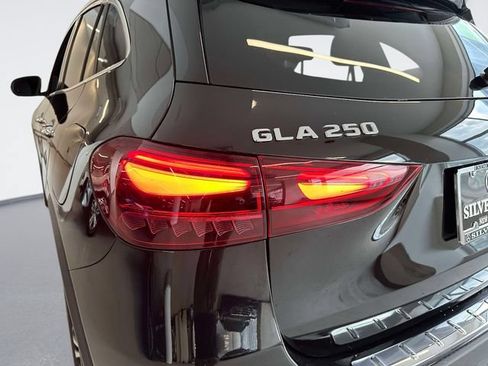 Certified 2024 Mercedes-Benz GLA 250 4MATIC image 9