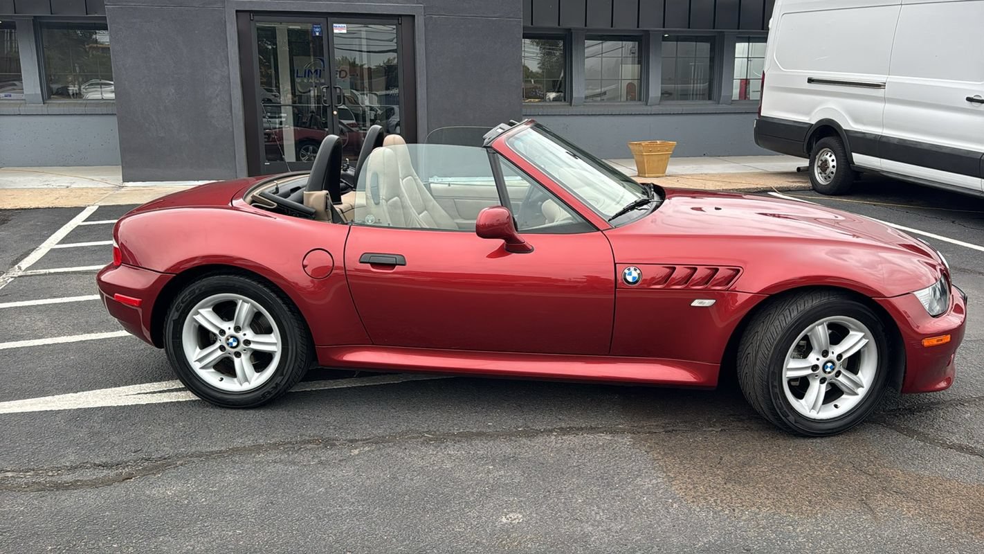 Used 2001 BMW Z3 2.5i RWD image 3