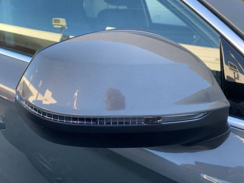 Used 2023 Audi Q5 e Premium w/ Convenience Package image 40