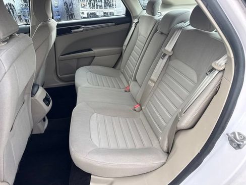 Used 2019 Ford Fusion SE FWD image 23
