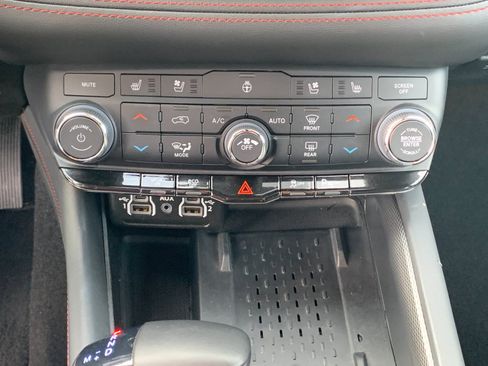 Used 2025 Dodge Durango R/T image 26