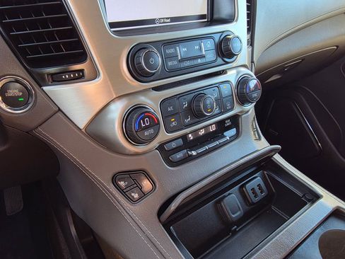 Used 2017 GMC Yukon Denali w/ Open Road Package image 18